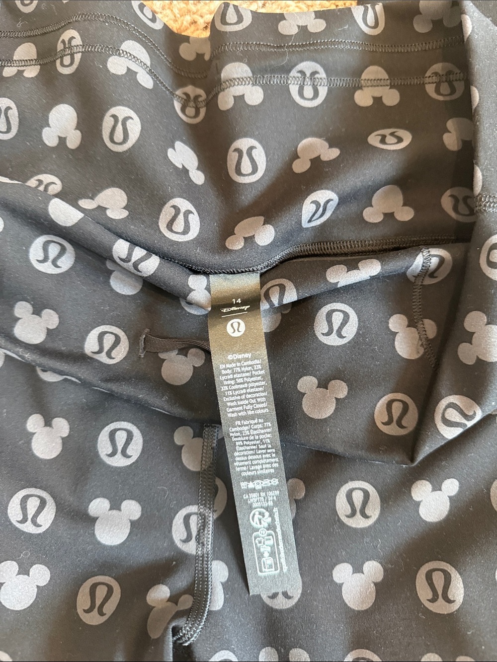 Disney x Lululemon *Wunder Train High-Rise Tight 25" Size 14 - Picture 3 of 3